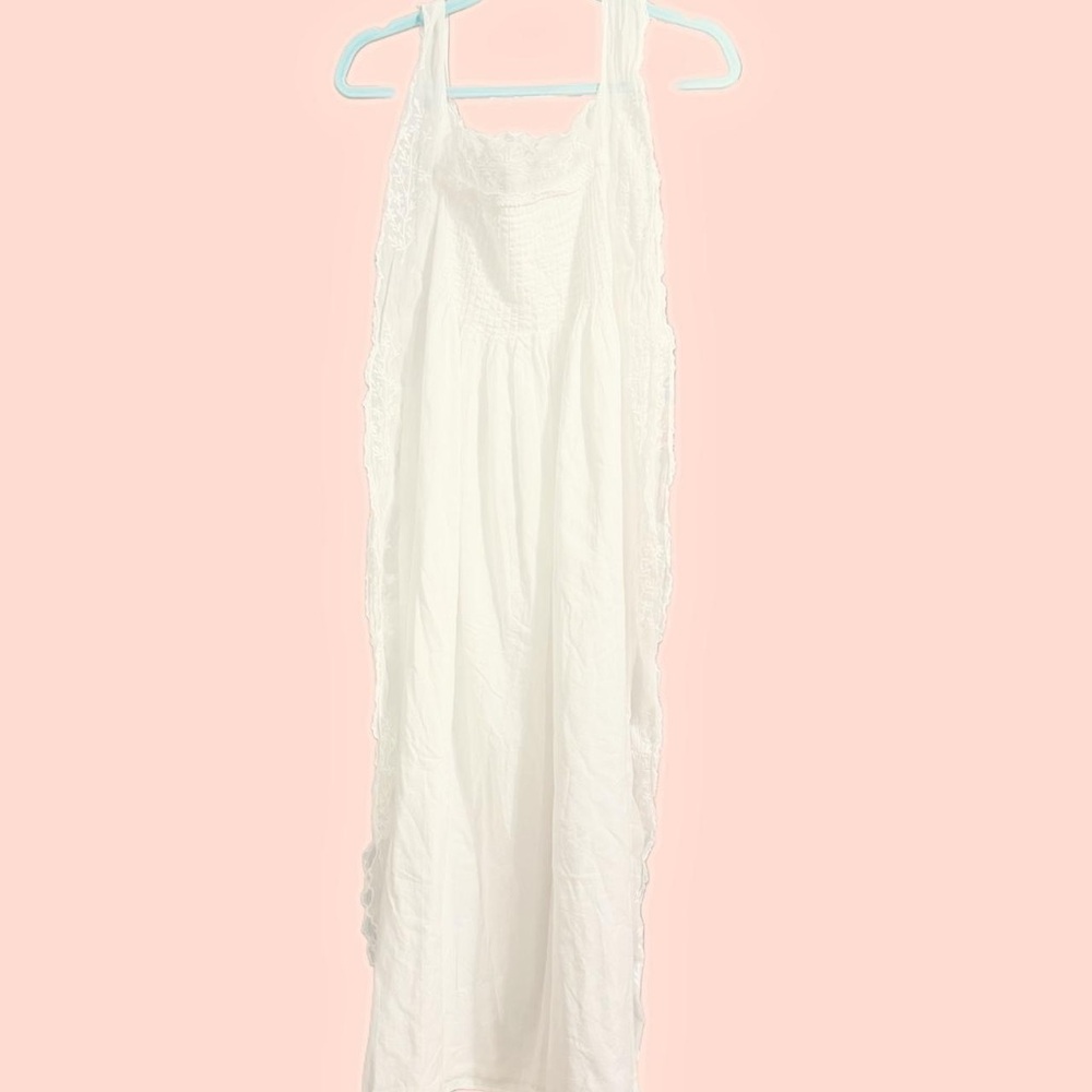 Chic White Lace Chemise